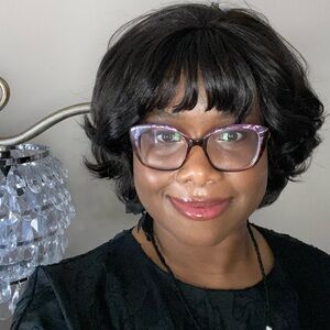 Meet your Posher, Briana